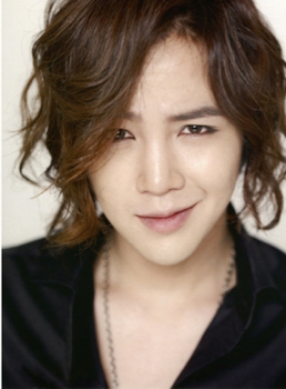 隱適美拔牙-男明星