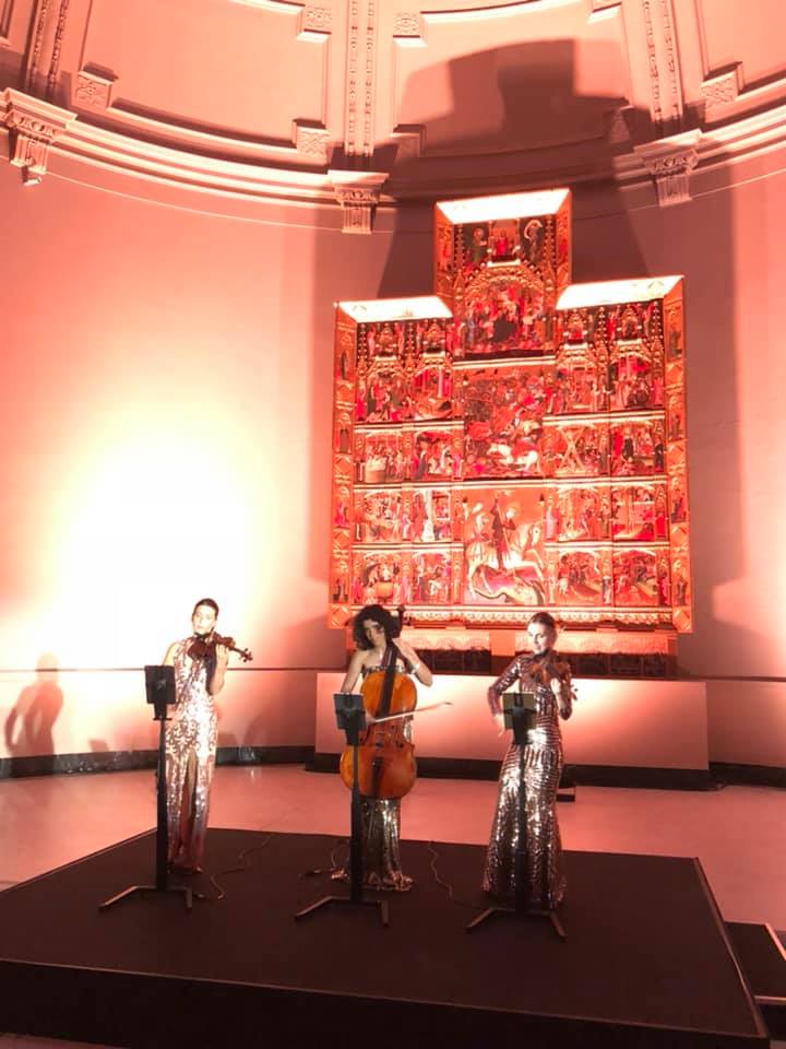 隱適美全球高峰會2019-台中牙齒矯正推薦-楊念珊醫師心得分享-花絮-有三位美女表演弦樂三重奏