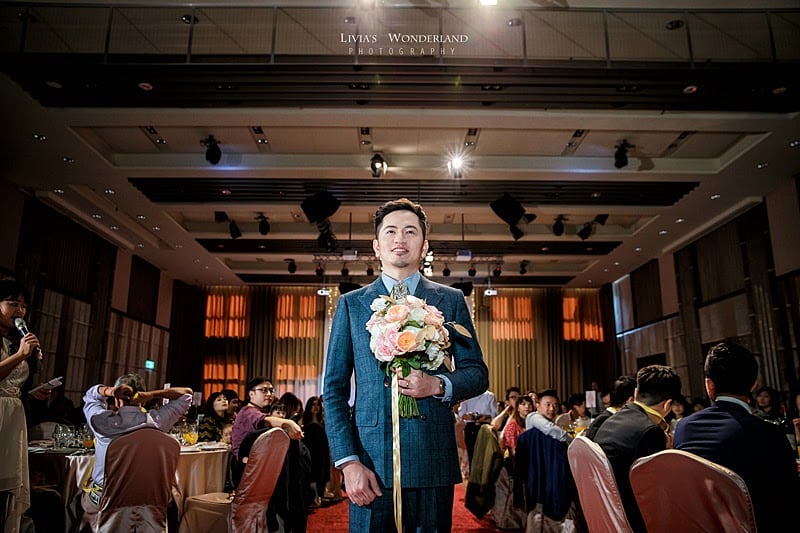 隱適美隱形牙套日記-invisalign-戴蒙矯正器-牙齒矯正心得比較-Angus婚禮照片