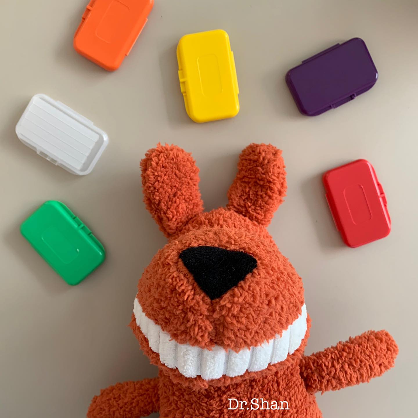 隱適美齒蠟-牙齒軟蠟-台中-隱形矯正-隱適美-Dr.珊