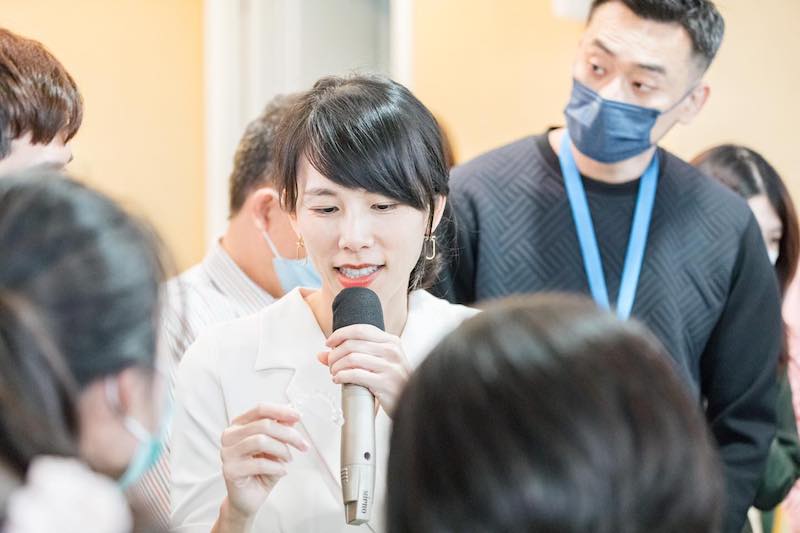 楊念珊醫師於2022隱適美認證課程中為醫師解說花絮-1