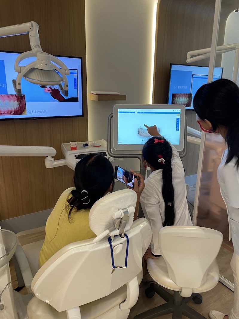 2022小小牙醫營-3D口掃體驗活動花絮-4-楊念珊醫師-台中-牙齒矯正醫師