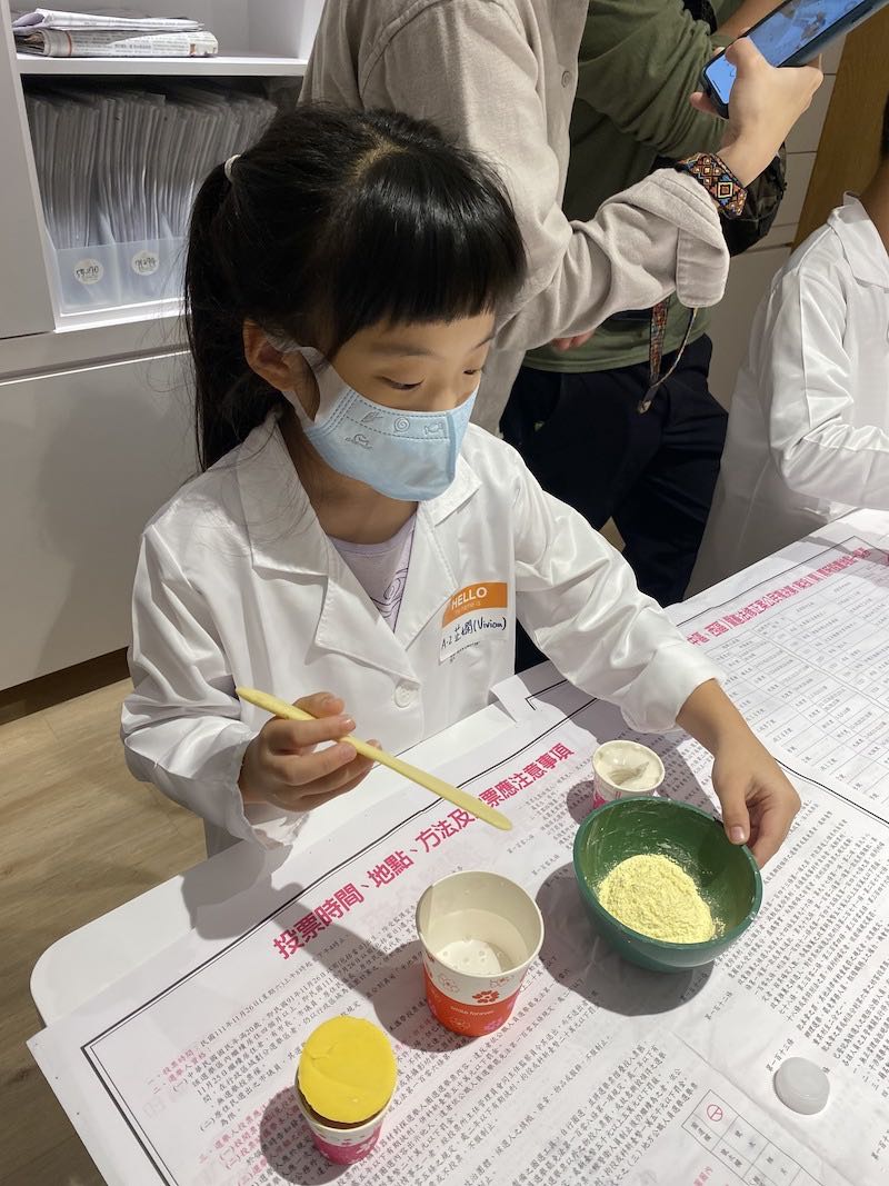 2022小小牙醫營-傳統矯正印模及石膏灌模體驗活動花絮-1-楊念珊醫師-台中-牙齒矯正醫師