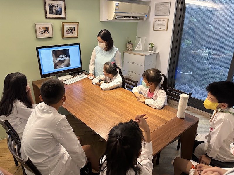 2022小小牙醫營-親子互動遊戲-學習正確潔牙方式-1-楊念珊醫師-台中-牙齒矯正醫師
