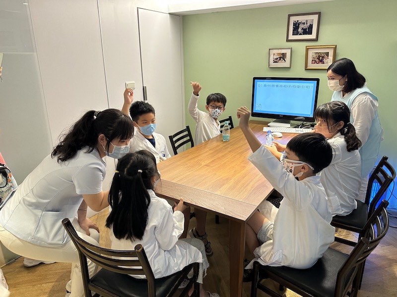 2022小小牙醫營-遊戲互動花絮-2-楊念珊醫師-台中-牙齒矯正醫師
